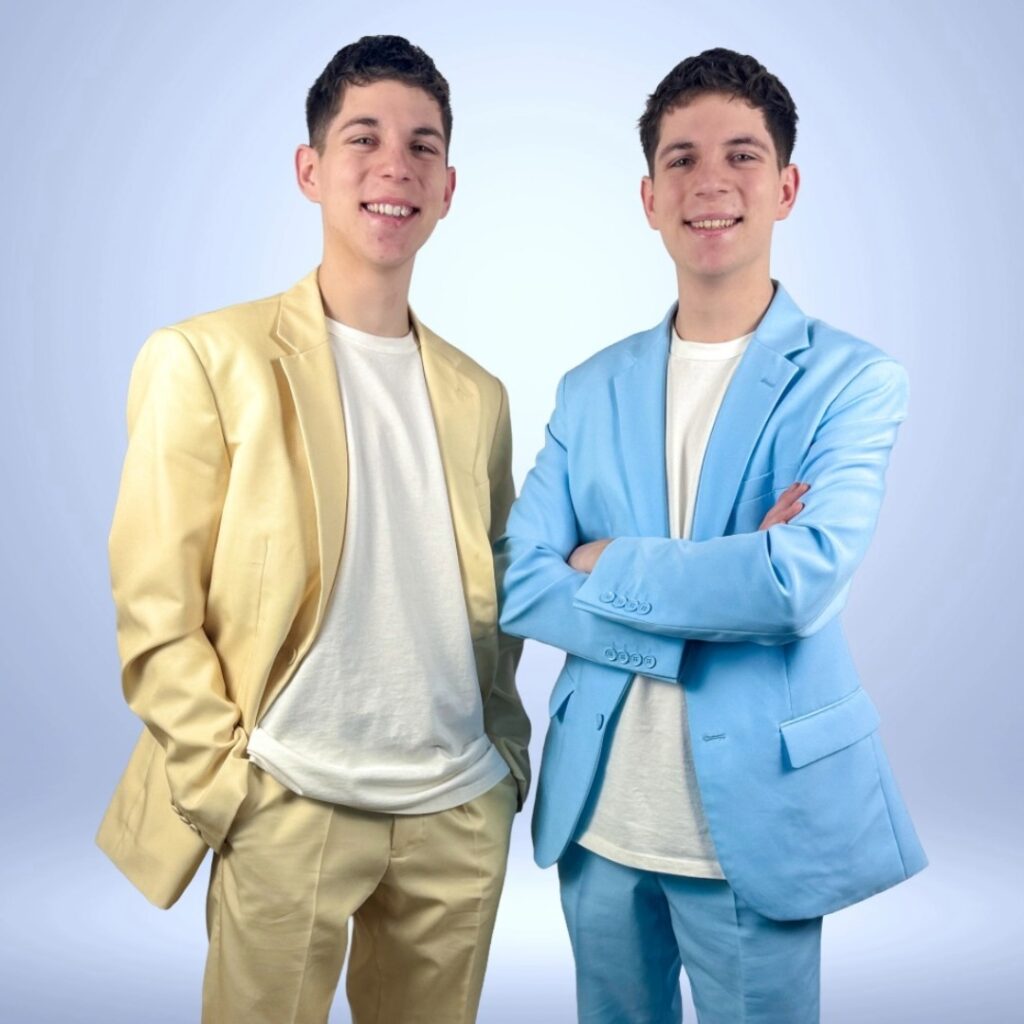 Merlin und Benito präsentieren als Zauberduo eine interaktive Show beim Drillingseffekt in Leipzig